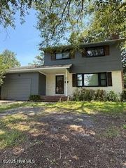 806 Gardenview Drive, Jacksonville, NC 28540