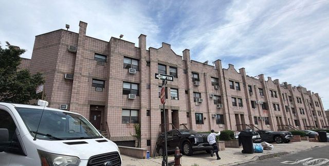 72 Clove Road 76-2, Brooklyn, NY 11225