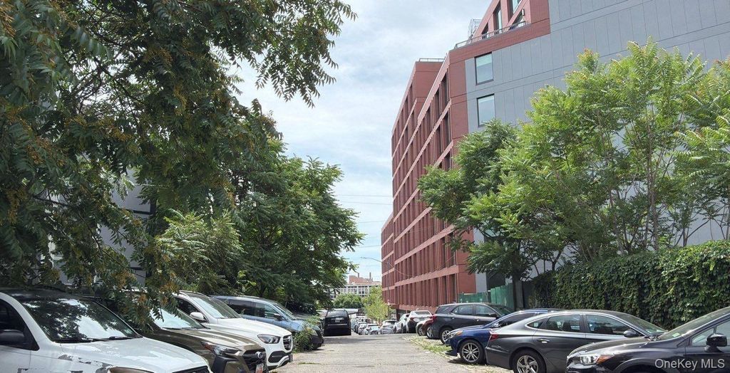 72 Clove Road 76-2, Brooklyn, NY 11225