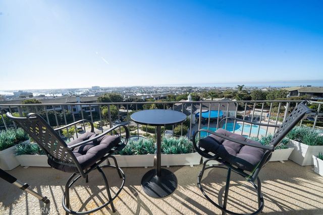 101 SCHOLZ PLAZA PH 16, Newport Beach, CA 92663