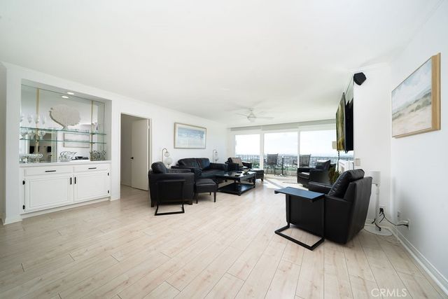 101 SCHOLZ PLAZA PH 16, Newport Beach, CA 92663