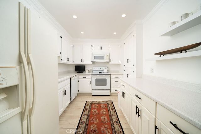 101 SCHOLZ PLAZA PH 16, Newport Beach, CA 92663