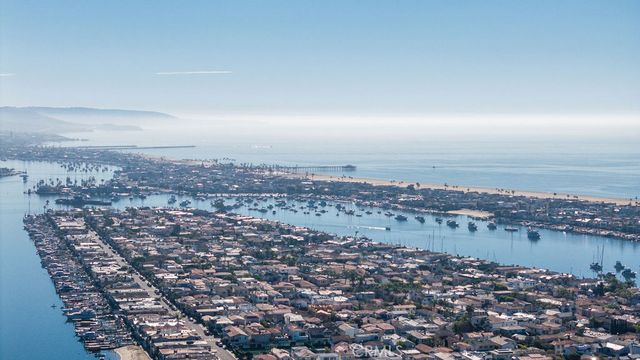 101 SCHOLZ PLAZA PH 16, Newport Beach, CA 92663