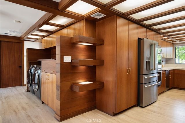 17824 Sunburst, Sherwood Forest, CA 91325