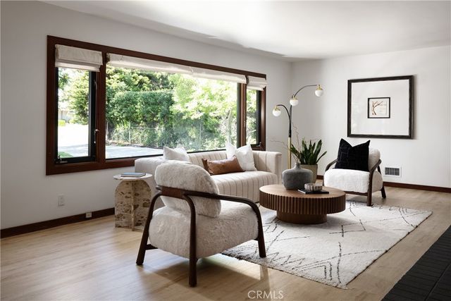 17824 Sunburst, Sherwood Forest, CA 91325