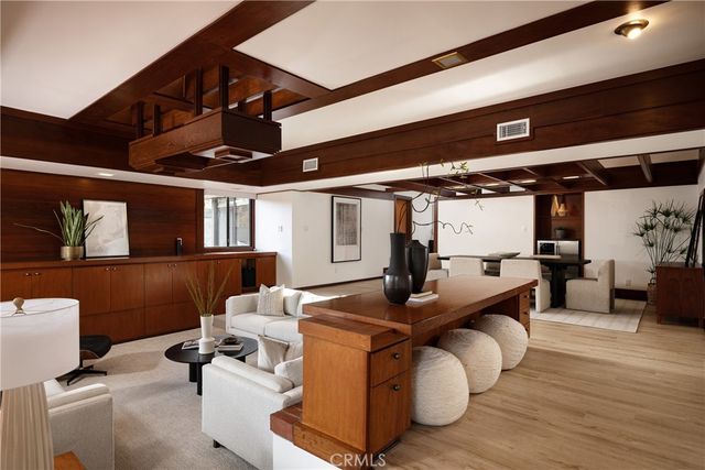 17824 Sunburst, Sherwood Forest, CA 91325