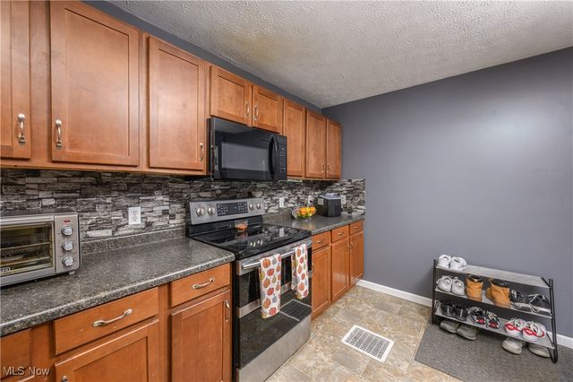 627 N Wooster Avenue, Strasburg, OH 44680