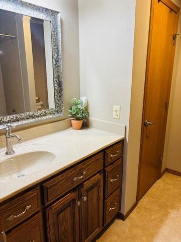 200 W Lexington Street, Girard, KS 66743