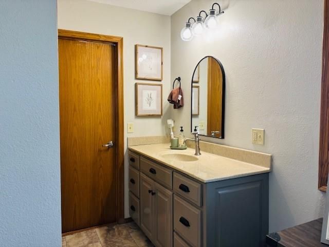 200 W Lexington Street, Girard, KS 66743