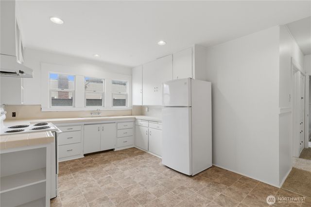 317 18th Avenue E, Seattle, WA 98112