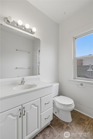 317 18th Avenue E, Seattle, WA 98112