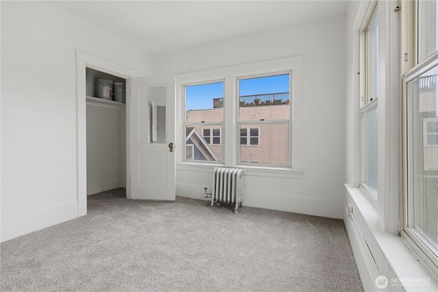 317 18th Avenue E, Seattle, WA 98112