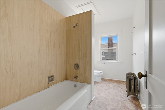 317 18th Avenue E, Seattle, WA 98112