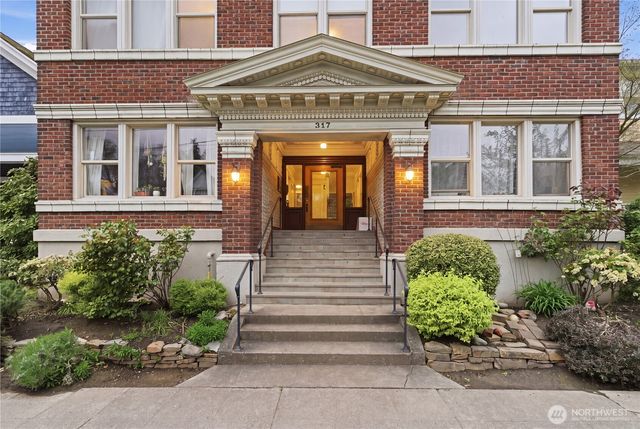 317 18th Avenue E, Seattle, WA 98112