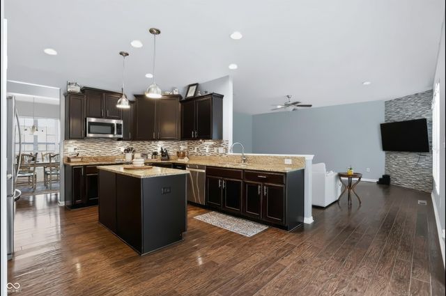 7161 W Mayer Drive, Greenfield, IN 46140
