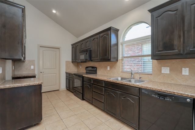 1437 Castlegar Lane, Fort Worth, TX 76247