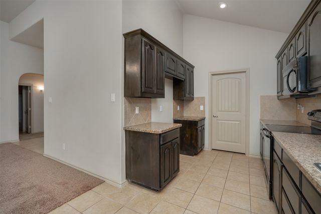 1437 Castlegar Lane, Fort Worth, TX 76247