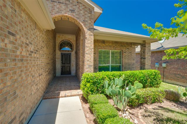 1437 Castlegar Lane, Fort Worth, TX 76247