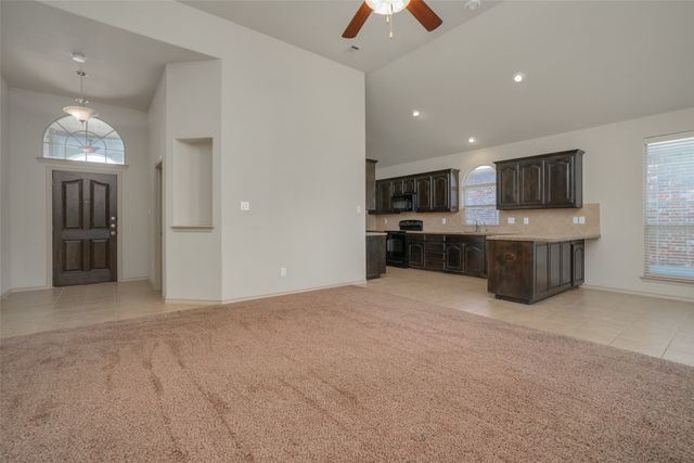 1437 Castlegar Lane, Fort Worth, TX 76247
