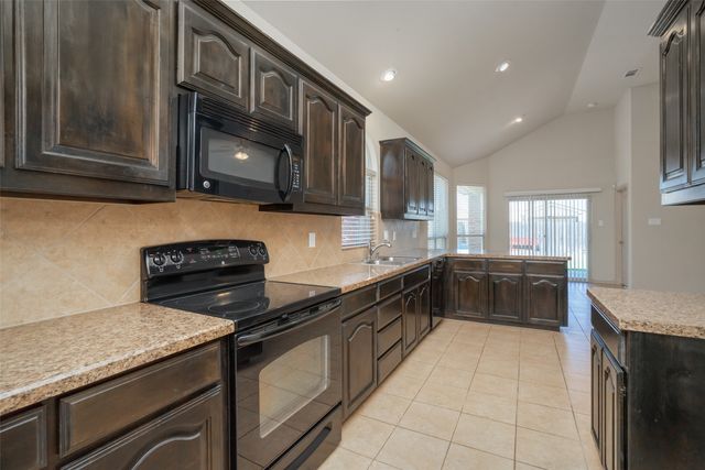 1437 Castlegar Lane, Fort Worth, TX 76247