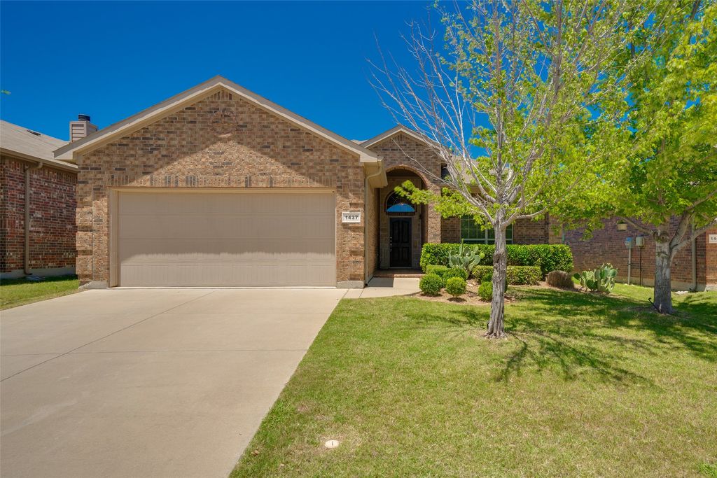 1437 Castlegar Lane, Fort Worth, TX 76247