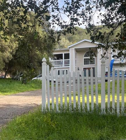 19147 Las Encinas Drive, Ramona, CA 92065