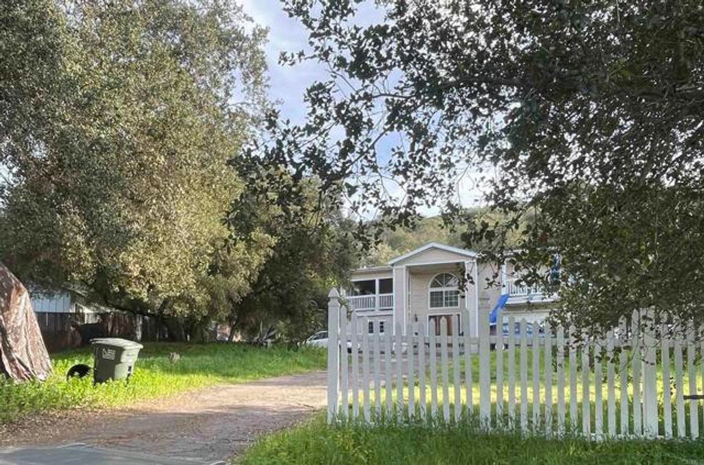 19147 Las Encinas Drive, Ramona, CA 92065