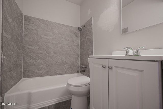 864 E CHANDLER Boulevard 11, Chandler, AZ 85225