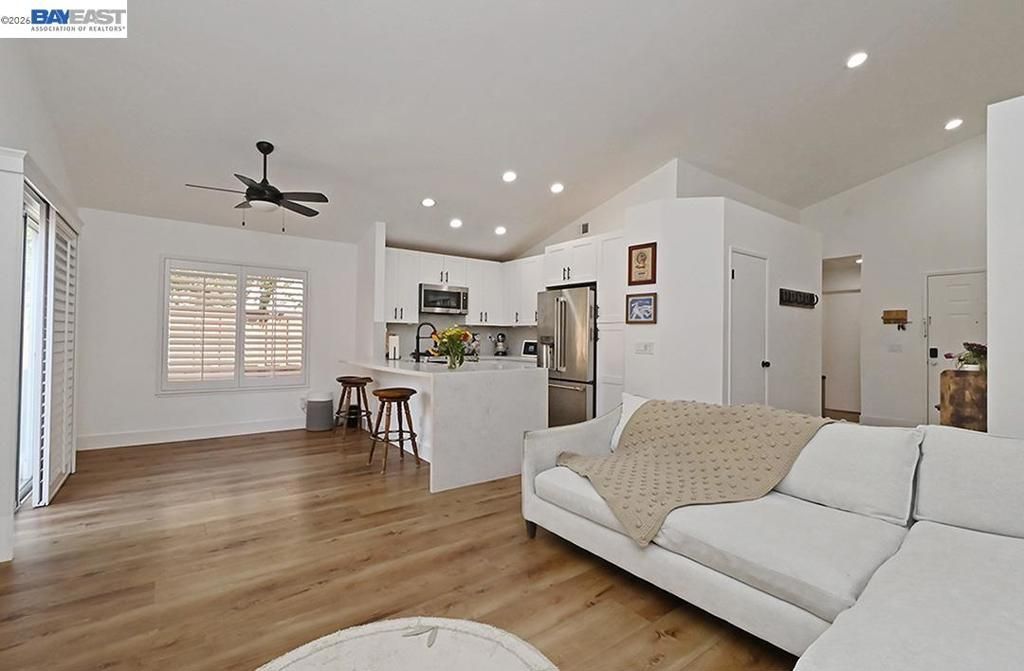 Image 5 of property listing at 3714 Reflections Dr, Pleasanton, CA 94566