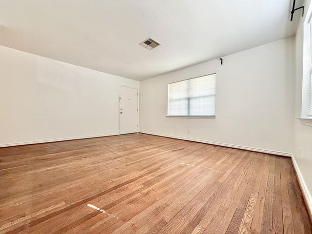 2126 Banks Street 3, Houston, TX 77098