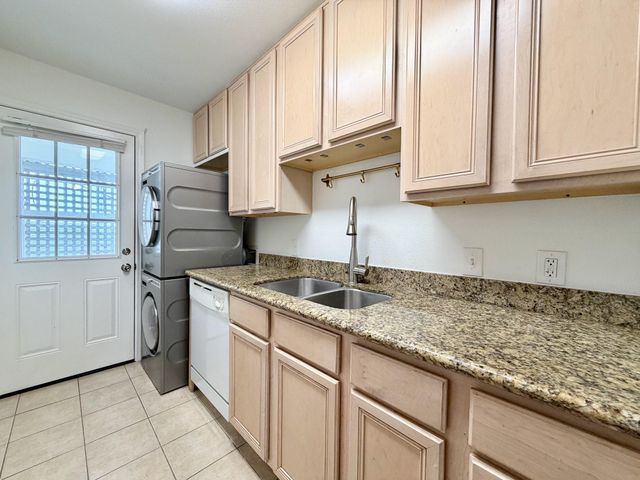 2126 Banks Street 3, Houston, TX 77098