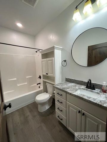 804 Cleveland Avenue, Salmon, ID 83467