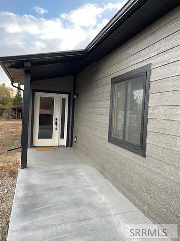 804 Cleveland Avenue, Salmon, ID 83467