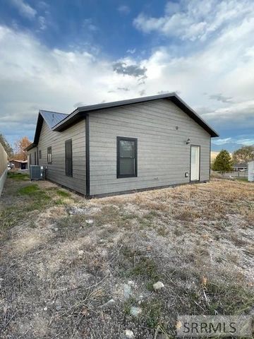 804 Cleveland Avenue, Salmon, ID 83467