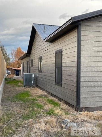 804 Cleveland Avenue, Salmon, ID 83467