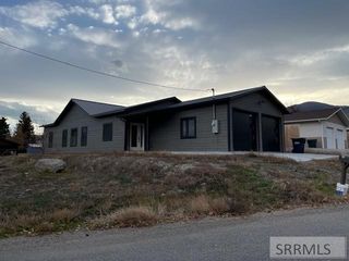 804 Cleveland Avenue, Salmon, ID 83467