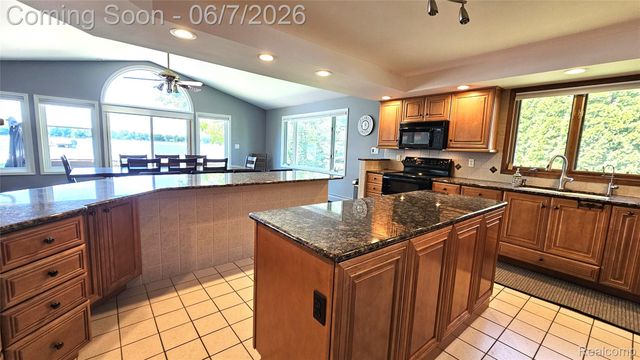 10202 Buhl, Hamburg Township, MI 48169