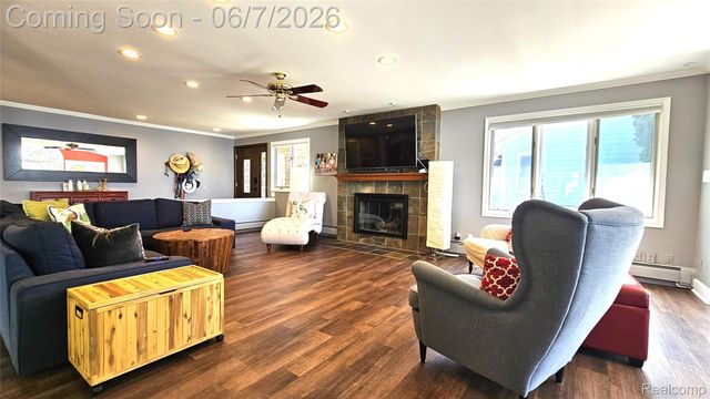 10202 Buhl, Hamburg Township, MI 48169
