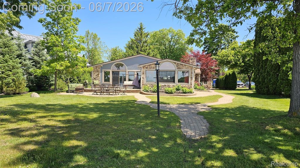 10202 Buhl, Hamburg Township, MI 48169
