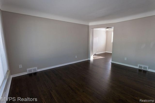 24834 Petersburg Avenue, Eastpointe, MI 48021