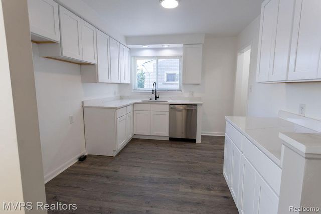 24834 Petersburg Avenue, Eastpointe, MI 48021