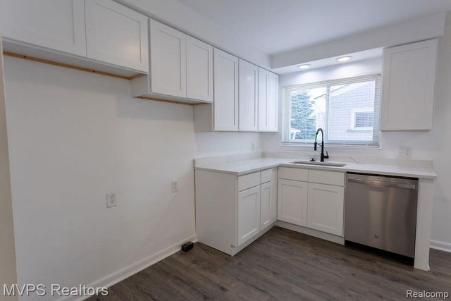 24834 Petersburg Avenue, Eastpointe, MI 48021