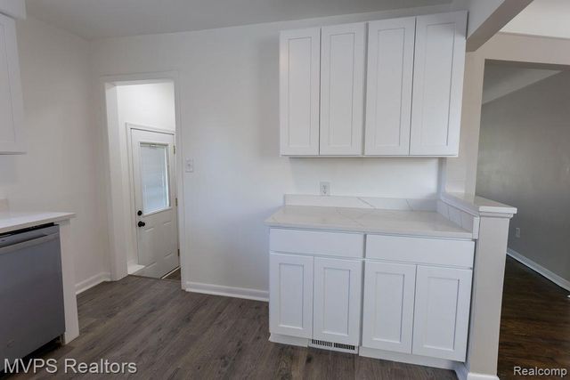 24834 Petersburg Avenue, Eastpointe, MI 48021