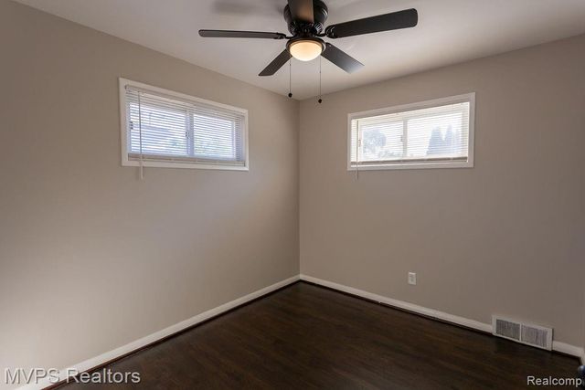 24834 Petersburg Avenue, Eastpointe, MI 48021