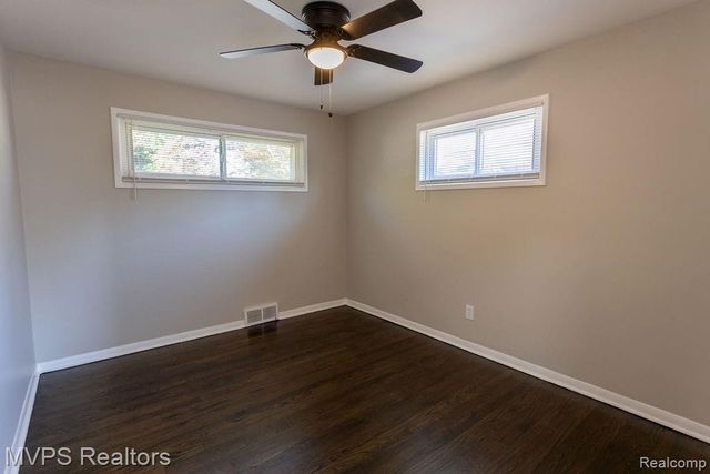 24834 Petersburg Avenue, Eastpointe, MI 48021