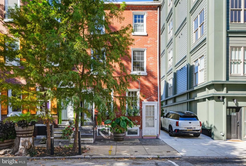 254 N LAWRENCE ST, Philadelphia, PA 19106