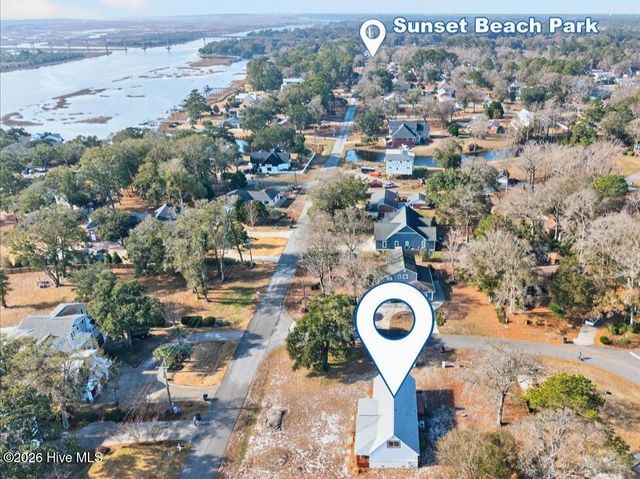 501 Shoreline Drive E, Sunset Beach, NC 28468