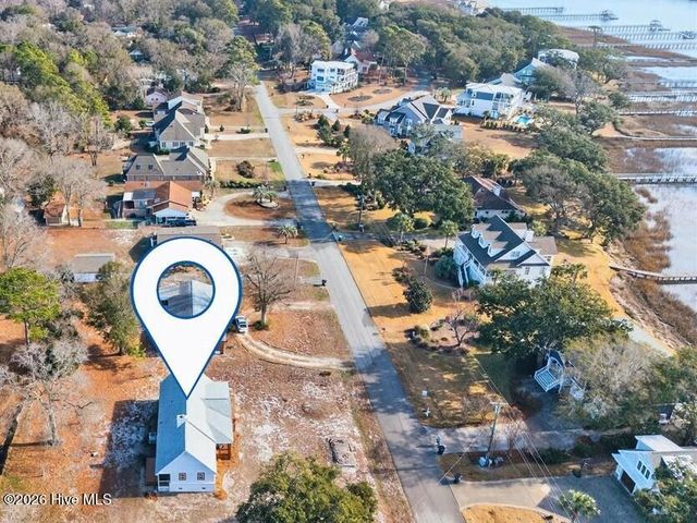 501 Shoreline Drive E, Sunset Beach, NC 28468