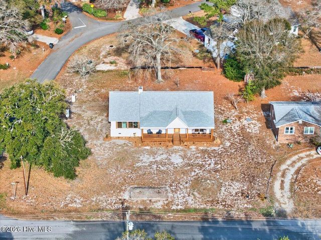 501 Shoreline Drive E, Sunset Beach, NC 28468