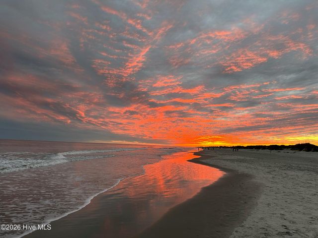 501 Shoreline Drive E, Sunset Beach, NC 28468